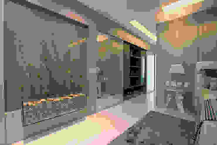 Eveline Sampaio Arquiteta e Designer de Interiores Camera da letto moderna MDF Beige