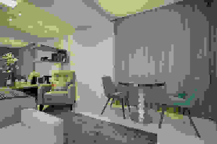 Eveline Sampaio Arquiteta e Designer de Interiores Camera da letto moderna MDF Beige