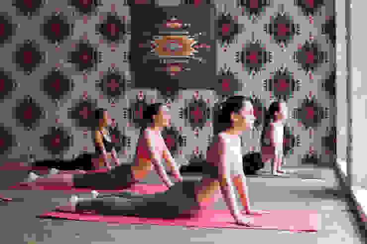 Ethnic story Pixers Modern Gym Multicolored