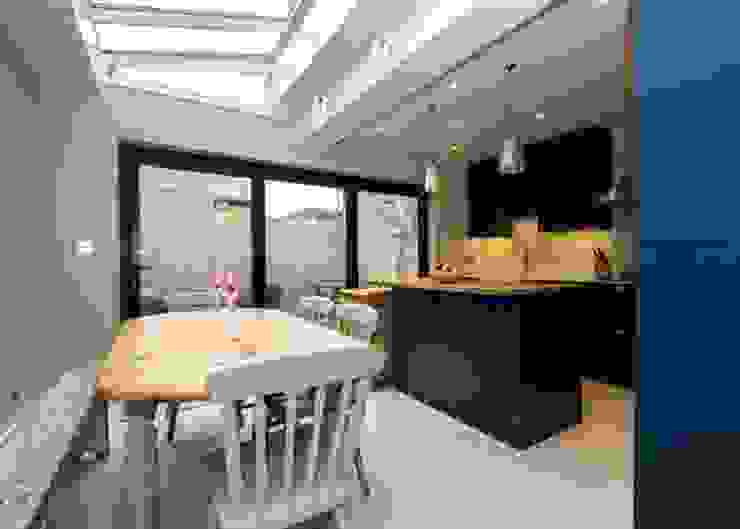 Loft and Extension, Hammersmith, London Cube Lofts Modern kitchen