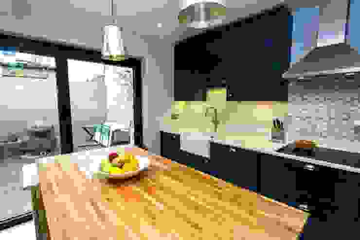Loft and Extension, Hammersmith, London Cube Lofts Modern kitchen