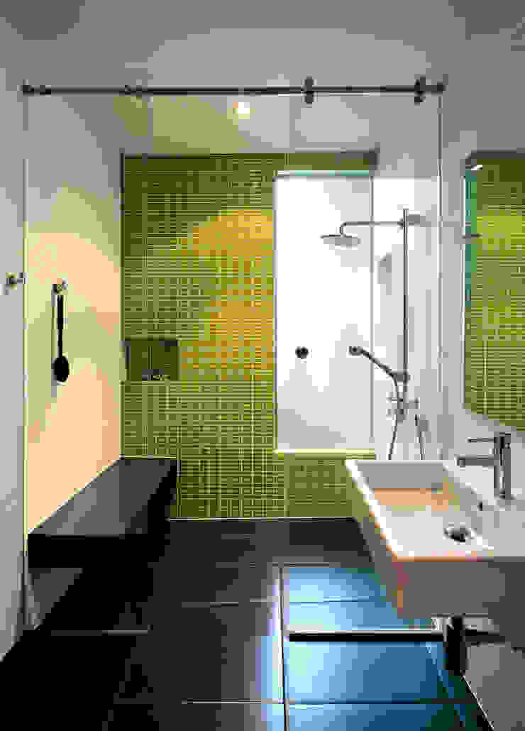 Mi Casita : Carmen's, KUBE architecture KUBE architecture Modern Bathroom