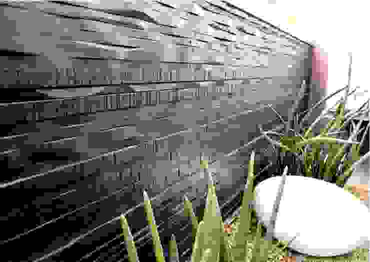 那覇市Ａ邸の壺庭, 艸木/SOUMOKU 艸木/SOUMOKU Jardines de estilo ecléctico Madera Negro