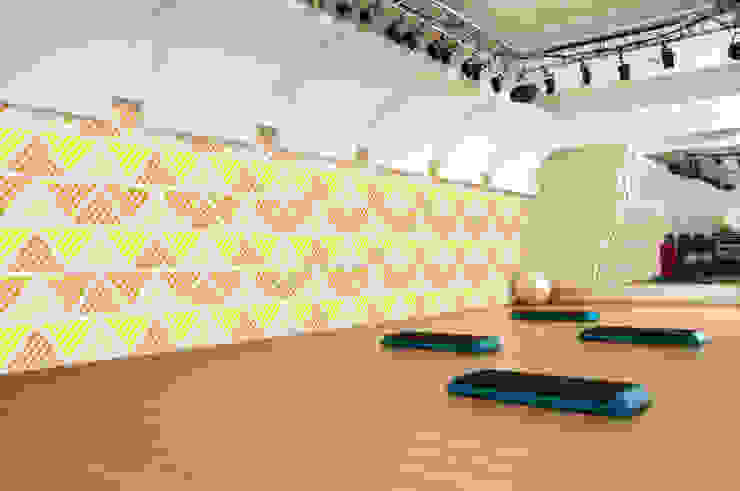 Orange Power Pixers Minimalist style gym Orange