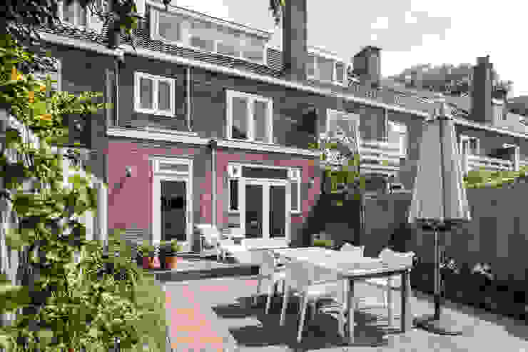 Verbouwing jaren 30-woning, Nijmegen, Bob Romijnders Architectuur + Interieur Bob Romijnders Architectuur + Interieur Scandinavian style balcony, veranda & terrace