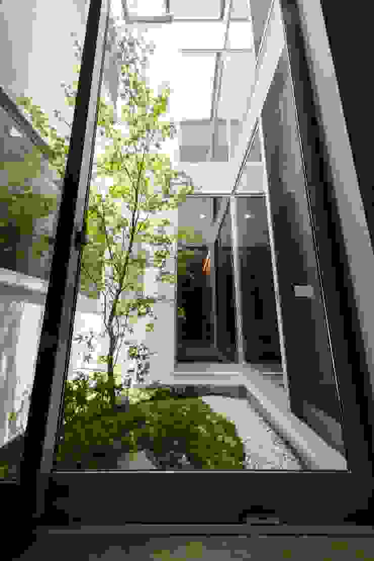 MITSUTOSHI OKAMOTO ARCHITECT OFFICE 岡本光利一級建築士事務所 에클레틱 정원 유리 녹색