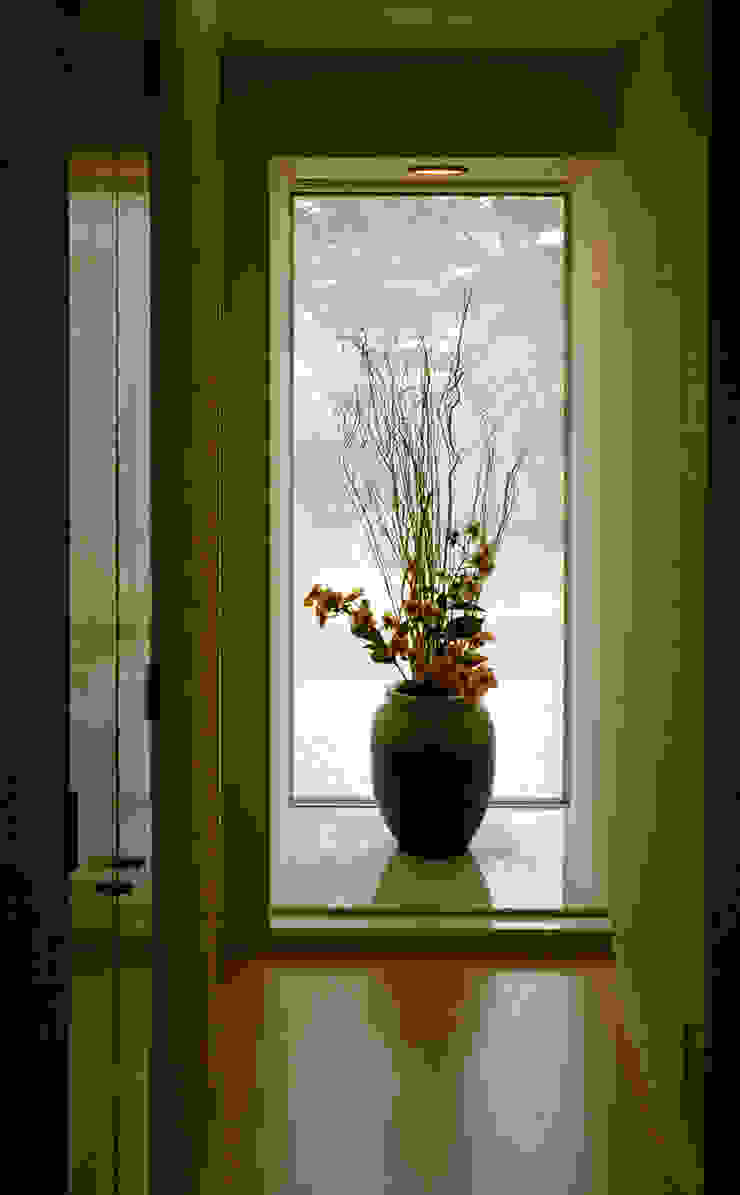 シーズ・アーキスタディオ建築設計室 Corredores, halls e escadas modernos