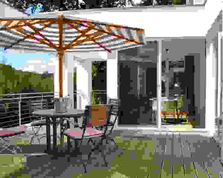 Die Wohnlounge., HAUSSTATTER - interior redesign HAUSSTATTER - interior redesign Moderner Balkon, Veranda & Terrasse
