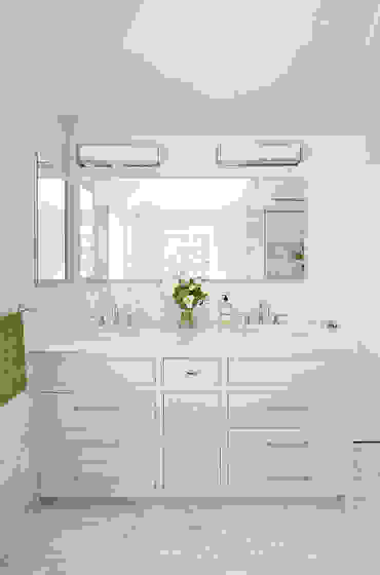 Master Bath Clean Design Modern style bathrooms