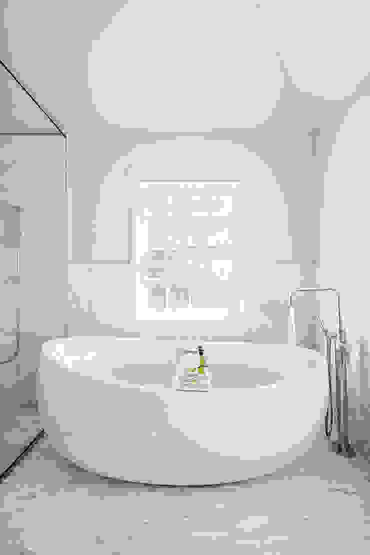 Master Bath Clean Design Modern style bathrooms