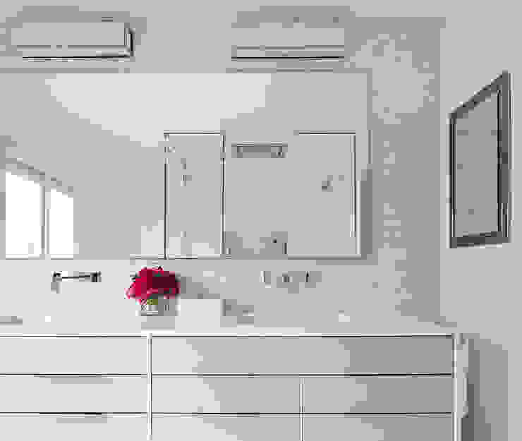 Master Bathroom Clean Design Modern style bathrooms