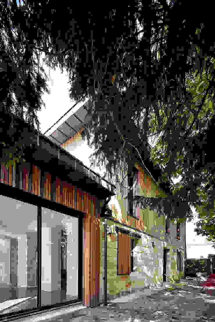 Extension Surelevation Maison Hb33 By Cendrine Deville