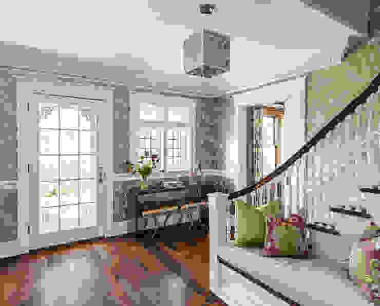 Foyer Clean Design Modern Corridor, Hallway and Staircase