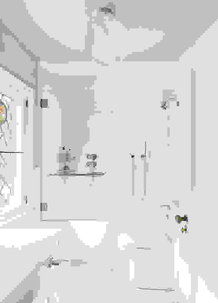 Kid's Bathroom Clean Design Modern style bathrooms