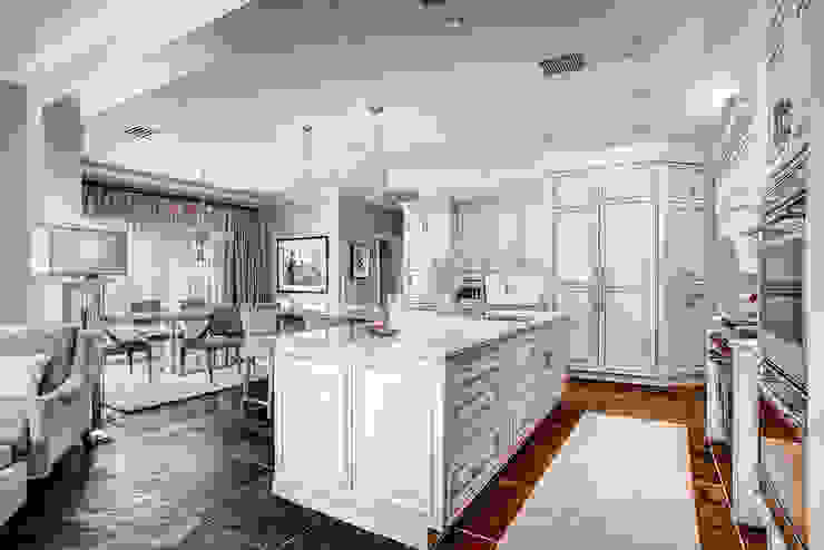 Polo Club Residence and Kitchen , Studio Design LLC Studio Design LLC Kitchen
