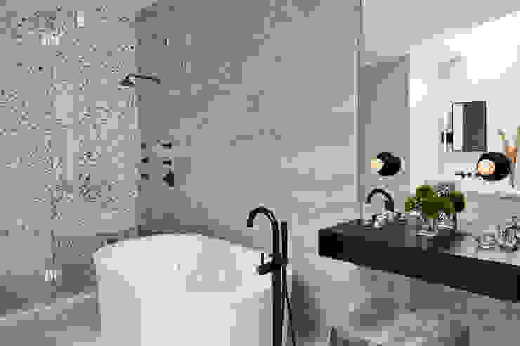 Carroll Street, M Monroe Design M Monroe Design Modern Bathroom