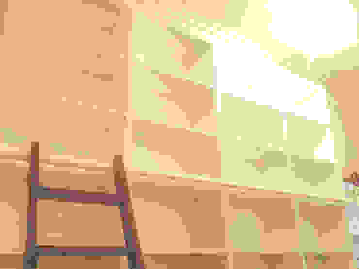 Klasyczny korytarz, przedpokój i schody od PLATZ Klasyczny