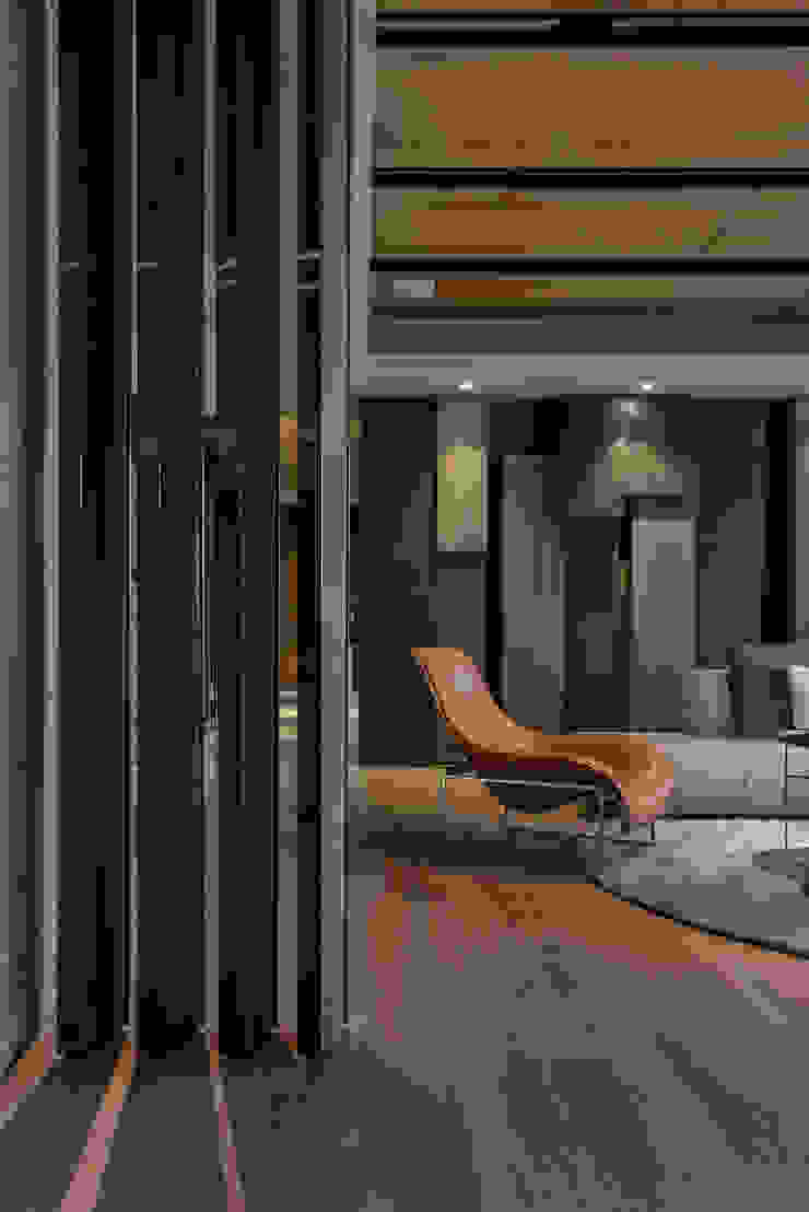 CJ INTERIOR 長景國際設計 Ingresso, Corridoio & Scale in stile asiatico