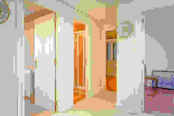 Bedroom and Bathroom Entrance Pedro Brás - Fotógrafo de Interiores e Arquitectura | Hotelaria | Alojamento Local | Imobiliárias Quartos clássicos