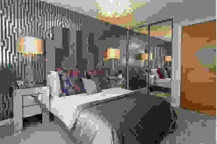Take a step into luxury each day.. Nowoczesna sypialnia od Graeme Fuller Design Ltd Nowoczesny