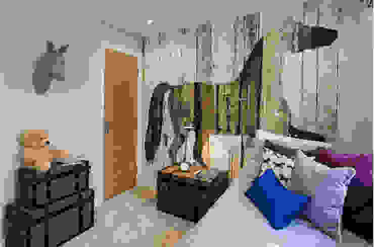 Take a step into luxury each day.. Nowoczesna sypialnia od Graeme Fuller Design Ltd Nowoczesny