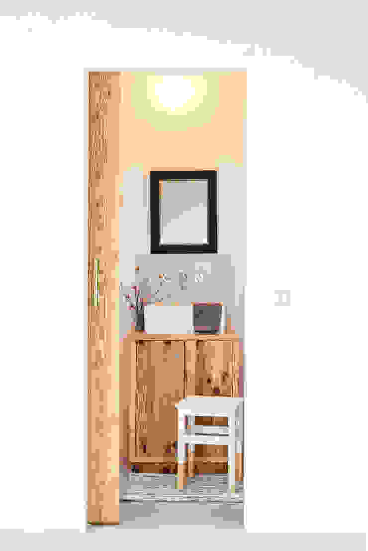 Arkstudio Baños de estilo rústico