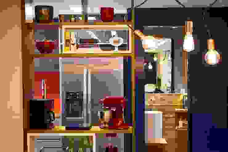 Modern kitchen by A MARCENARIA Modern