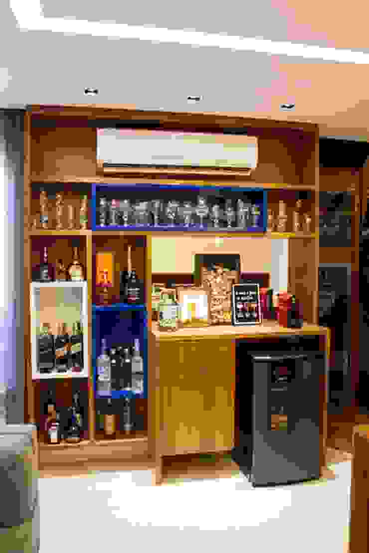 Modern wine cellar by A MARCENARIA Modern