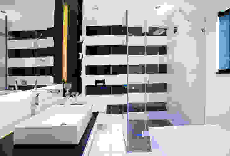 ULTRA MODERN RESIDENCE, FRANCOIS MARAIS ARCHITECTS FRANCOIS MARAIS ARCHITECTS Moderne Badezimmer