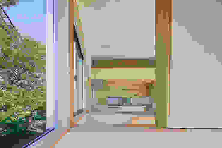 小笠原建築研究室 Modern Windows and Doors Solid Wood White