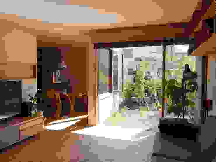 有限会社 アンドウ・アトリエ Eclectic style living room