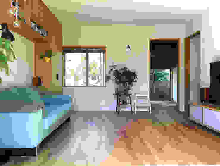 有限会社 アンドウ・アトリエ Eclectic style living room