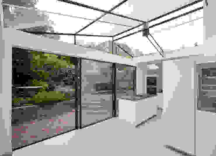 Internal photo Trombe Ltd Cozinhas modernas kitchen,extension,frameless,glazing,glass