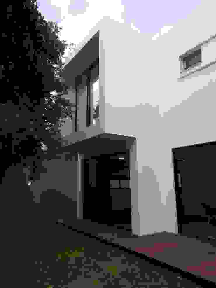 Casa Olinda Cláudia Legonde Casas modernas Branco