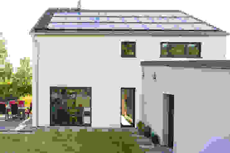 Haus mit Highlight: versetztes Dach