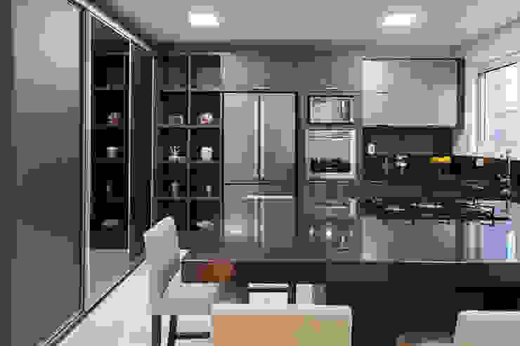 Residência N+C Cozinhas modernas por ANDRÉ PACHECO ARQUITETURA Moderno