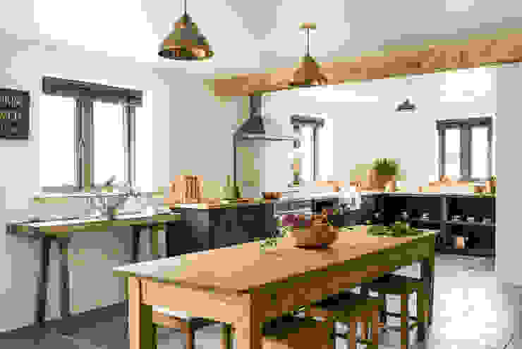 The Leicestershire Kitchen in the Woods by deVOL deVOL Kitchens Landhaus Küchen Blau