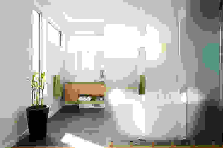 Fold Place, Linebox Studio Linebox Studio Modern bathroom Plant,Houseplant,Building,Comfort,Wood,Flooring,Interior design,Floor,Flowerpot,Fixture