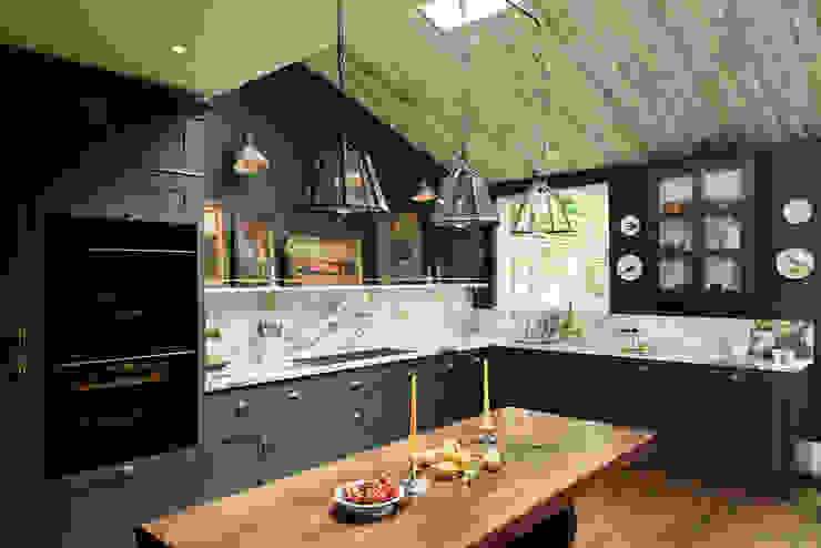 The Peckham Rye Kitchen by deVOL deVOL Kitchens Classic style kitchen Wood Green