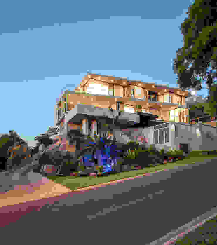 The Home on a Hill Modern houses by FRANCOIS MARAIS ARCHITECTS Modern