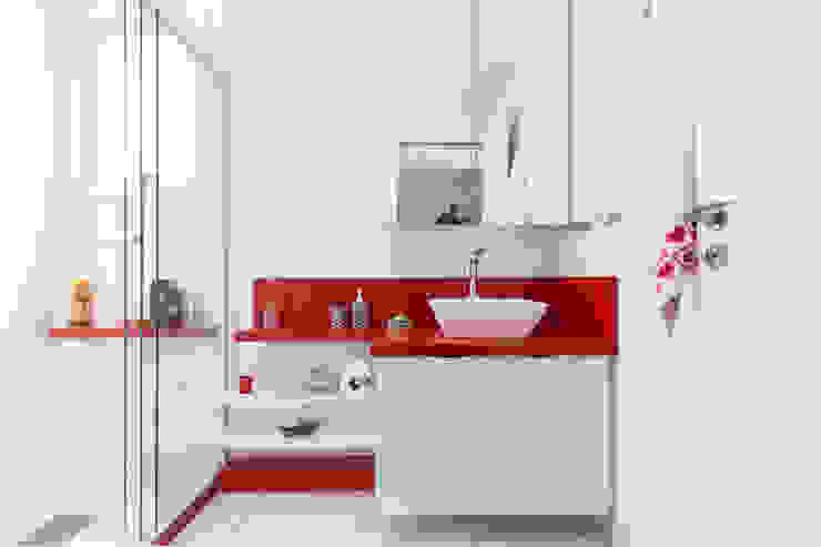 ECP | Suíte Casal, Kali Arquitetura Kali Arquitetura Minimalist bathroom