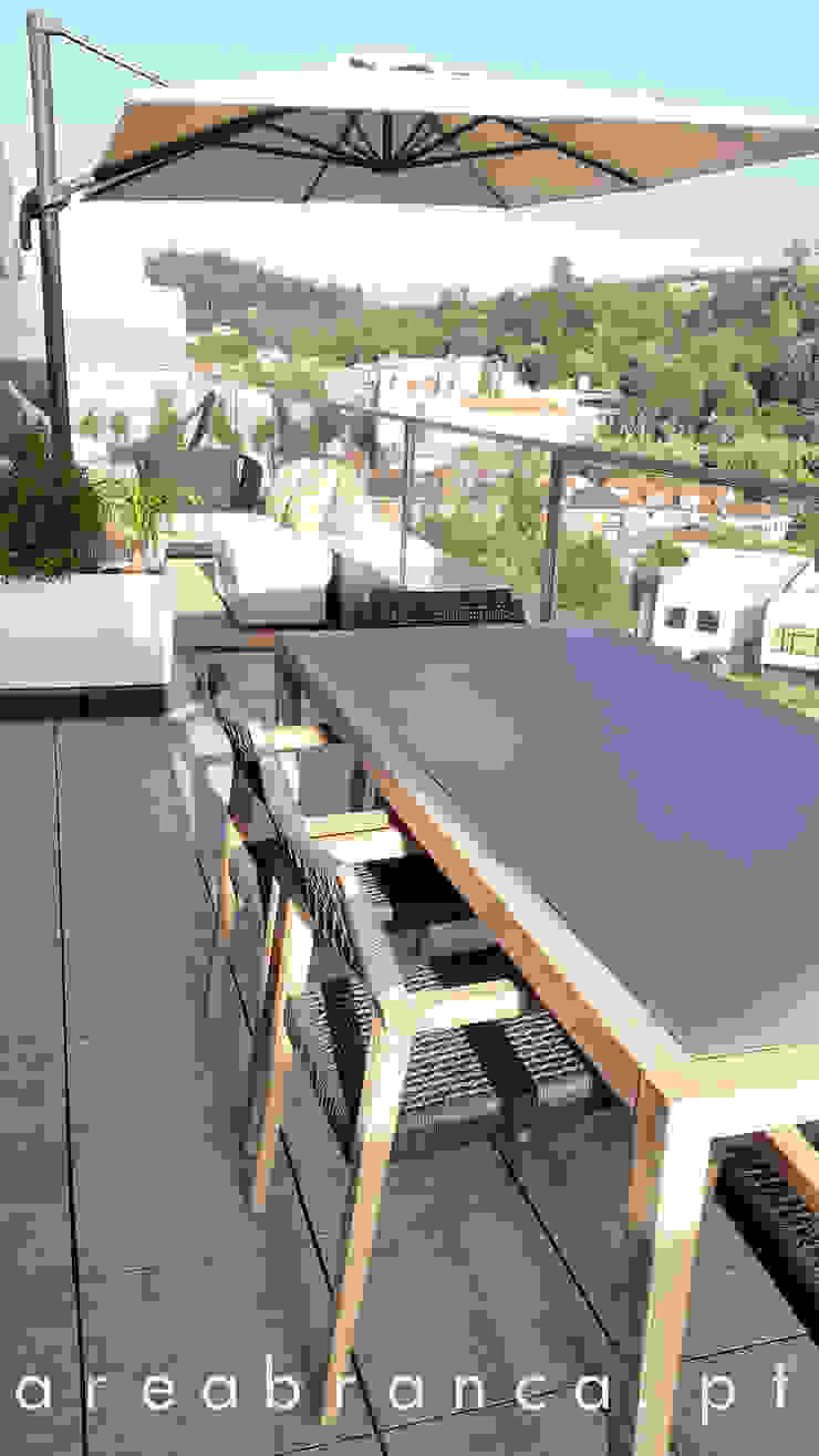 Varanda Varandas, marquises e terraços modernos por Areabranca Moderno