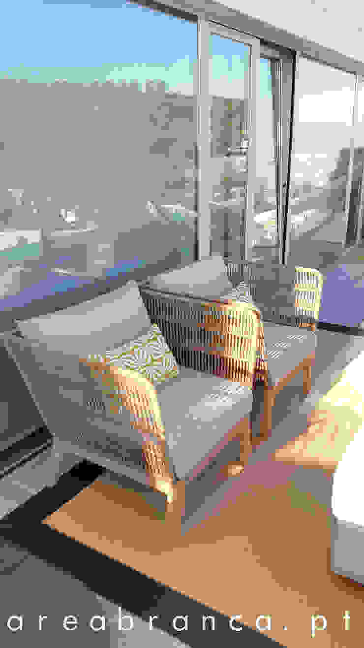 Varanda Varandas, marquises e terraços modernos por Areabranca Moderno