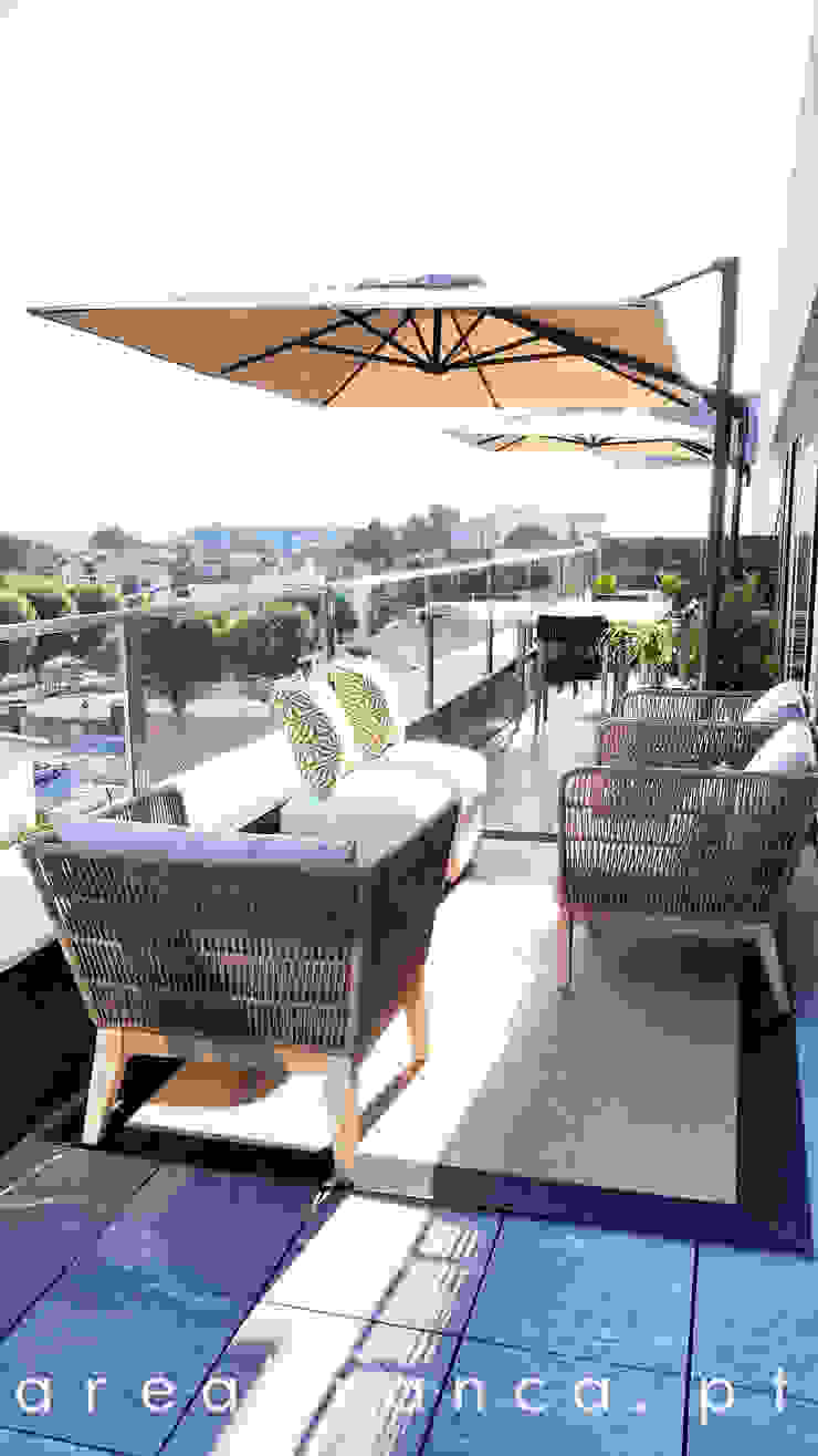 Varanda Varandas, marquises e terraços modernos por Areabranca Moderno