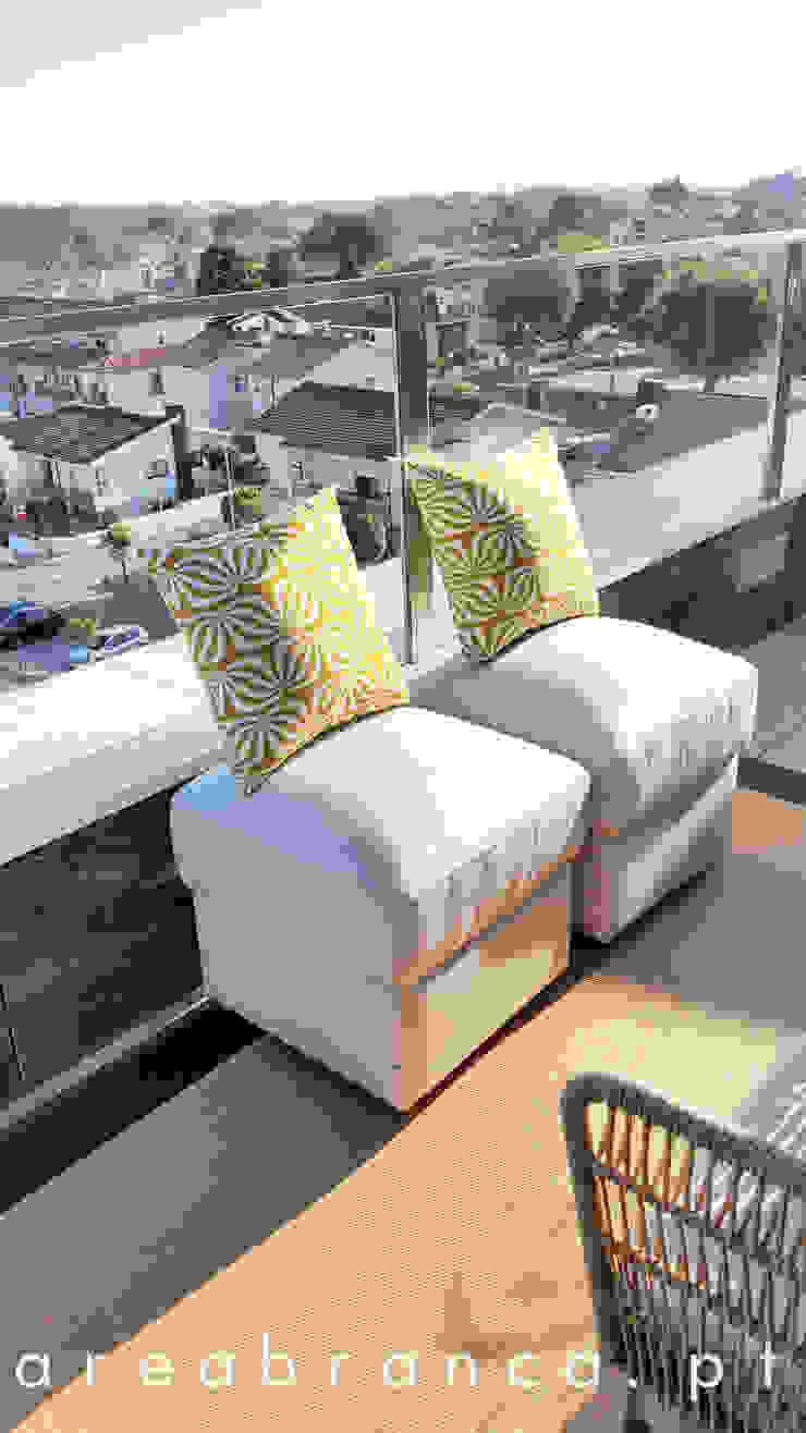 Varanda Varandas, marquises e terraços modernos por Areabranca Moderno