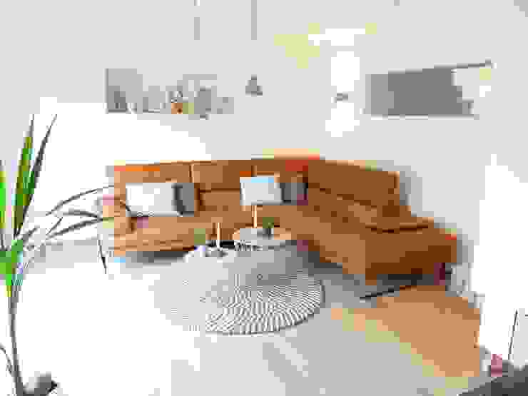 Wohnzimmer homify Moderne Wohnzimmer Objekteinrichtung,Inneneinrichtung,Couch,Wohnbereich