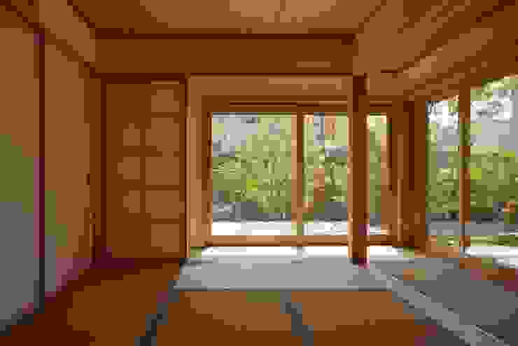 stage Y's 一級建築士事務所 Modern media room Wood White