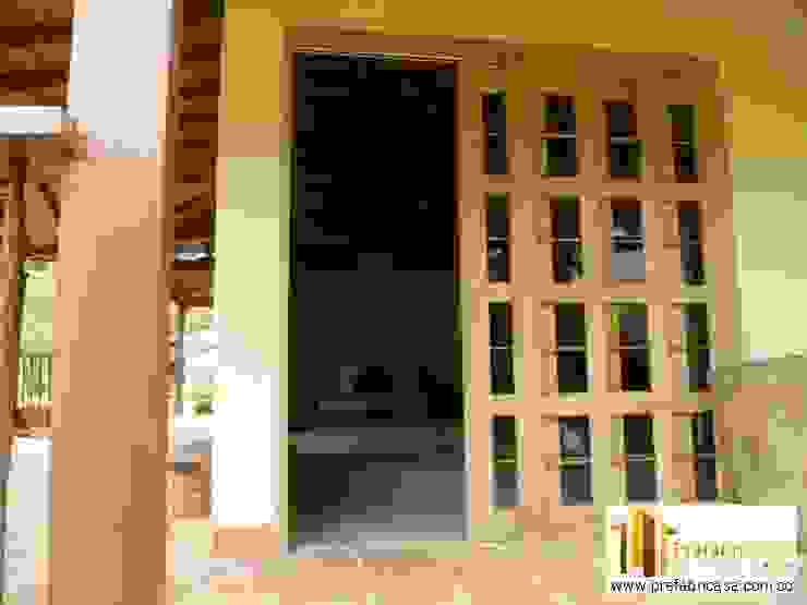Casa pre fabricada en bogotá 2, PREFABRICASA PREFABRICASA Modern windows & doors