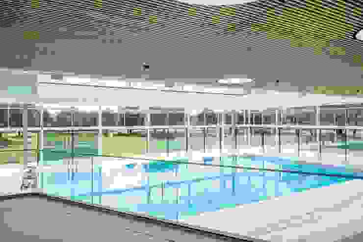 Burckhardt Metall Glas GmbH Piscina moderna