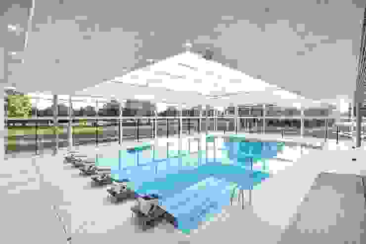 Burckhardt Metall Glas GmbH Piscina moderna
